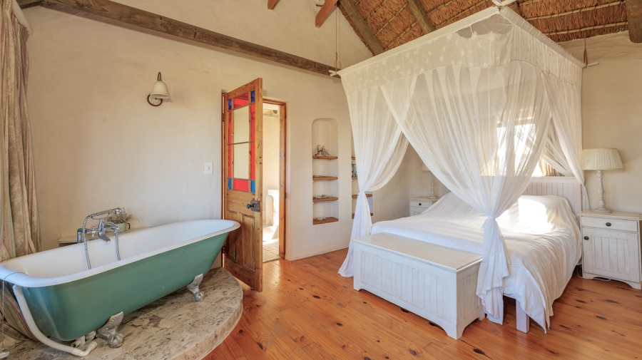 6 Bedroom Property for Sale in Suiderstrand Western Cape